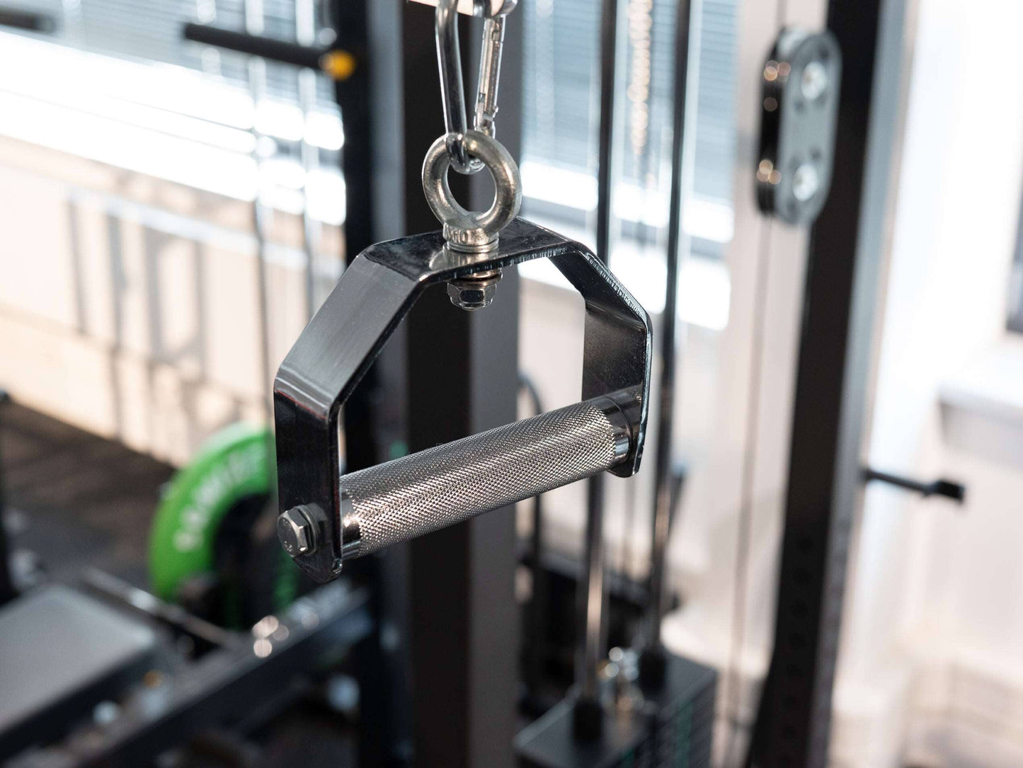 Adjustable Monster Multi-Hook Lat Bar SQMIZE® MB660 www.simpleproducts.at