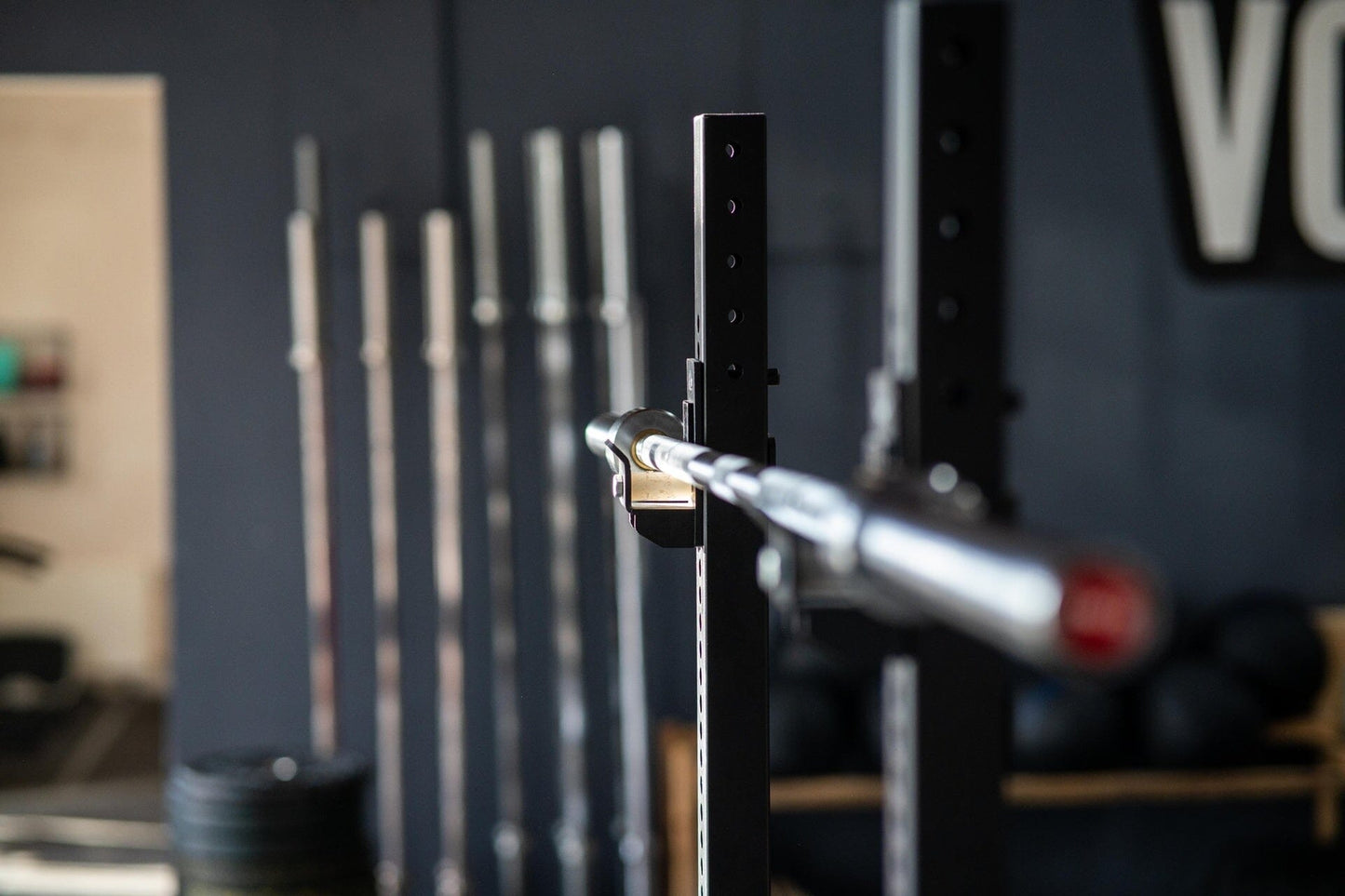 German Squat Langhantel SQMIZE® PREMIUM BISON OB94PL-SB, 32 mm www.simpleproducts.at