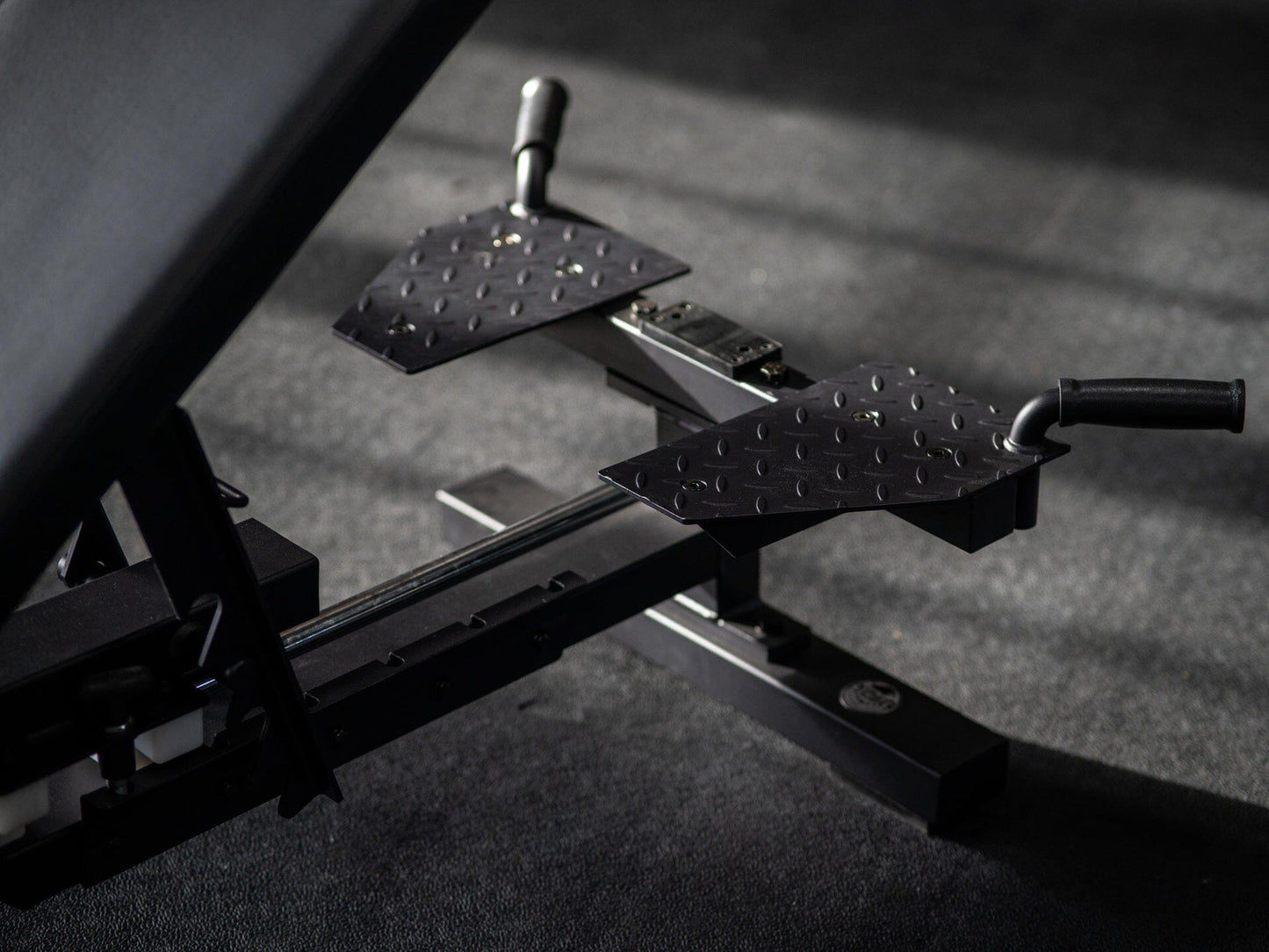 Hantelbank SQMIZE® ELITE CLUB SQ-R660 mit Spotterstands www.simpleproducts.at