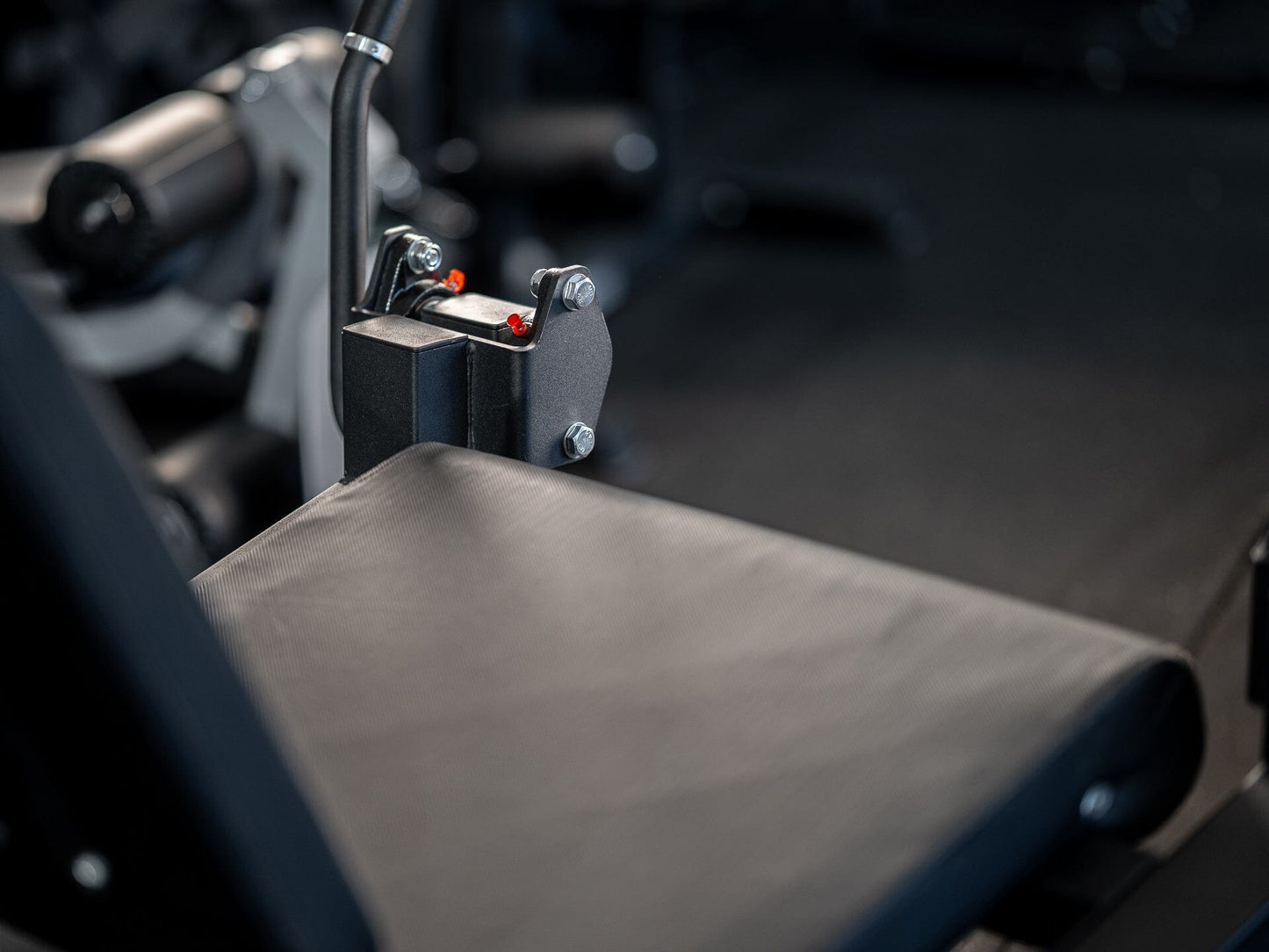 Iso-Laterale Leg Extension Station SQMIZE® POWER PACK LC9i www.simpleproducts.at