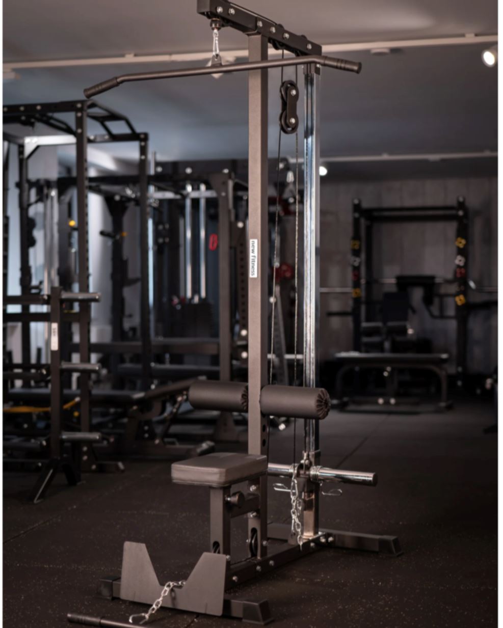 Latzugstation newfitness® FOX LINE LAT944 www.simpleproducts.at