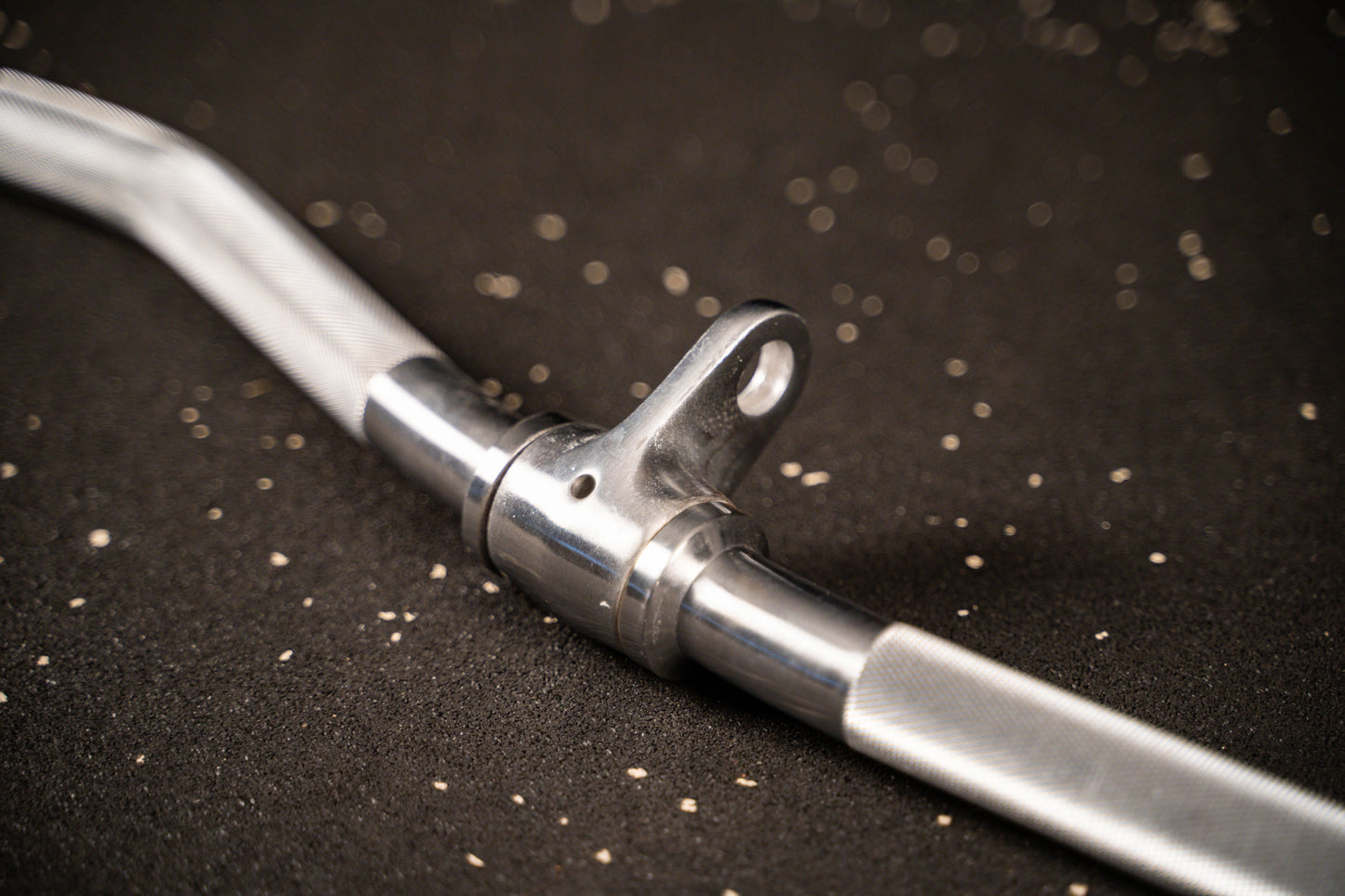 Multi-Grip Curl Bar mit Drehgelenk SQMIZE® V8 Series MC-420 www.simpleproducts.at