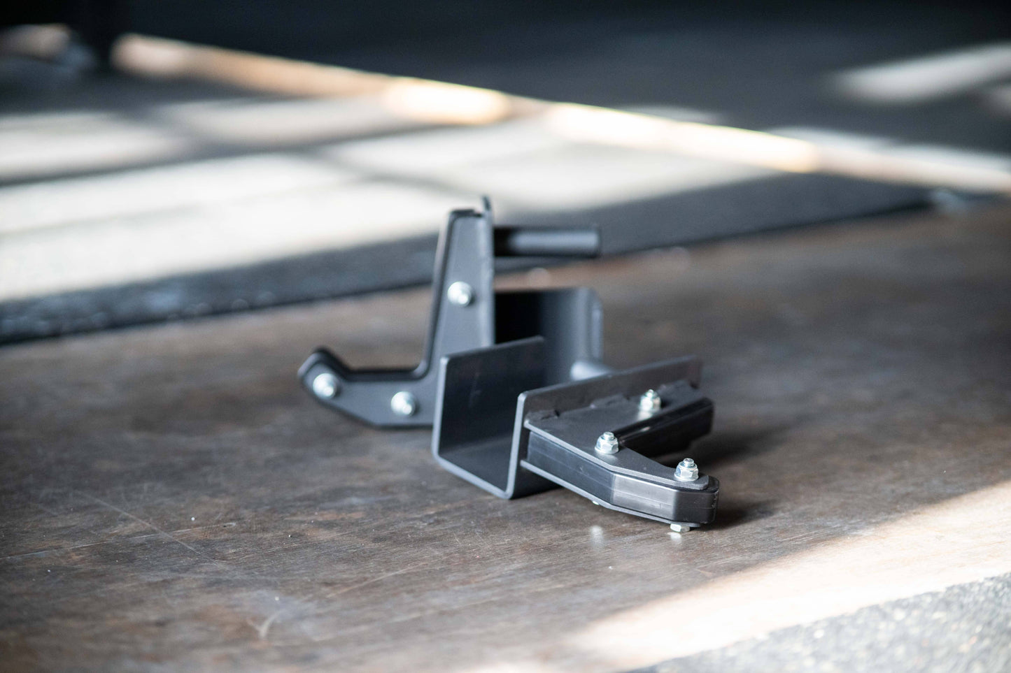 Zusammenklappbares Wall Mount Rack SQMIZE® ELITE CLUB SQ620/622 OPT, 200 - 220 cm www.simpleproducts.at