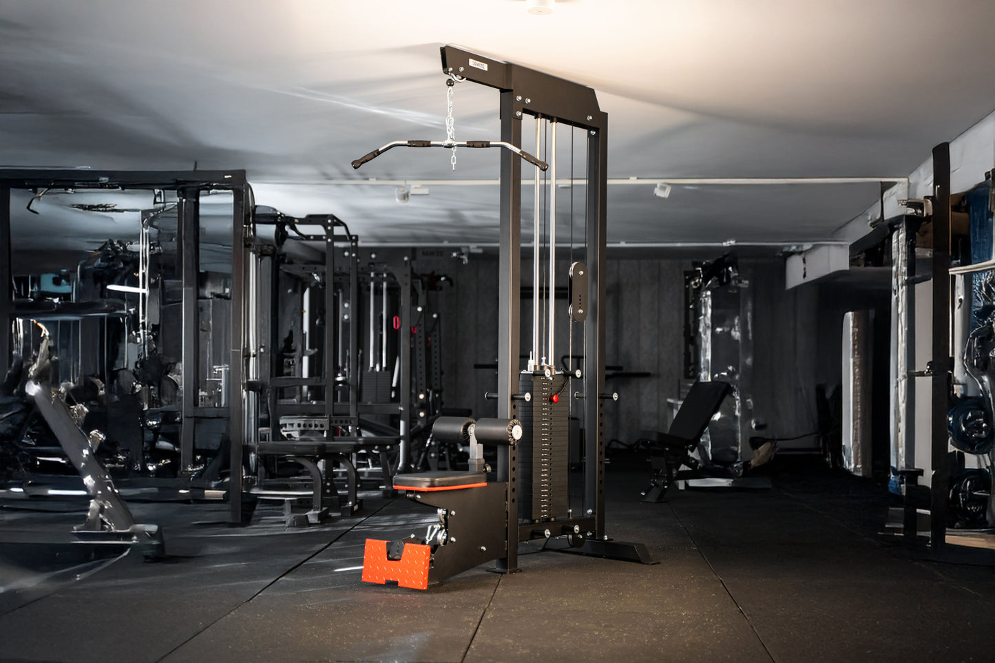 Latzugstation SQMIZE® PREMIUM BISON LAT-S1400