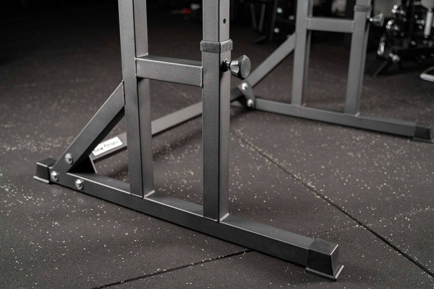 Adjustable Squat- und Bench-Rack newfitness® SR990 FOX LINE www.simpleproducts.at 