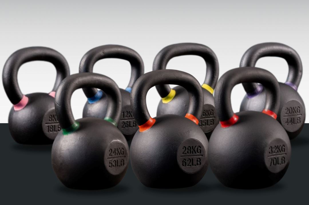 Black Kettlebell Profi Sets SQMIZE® BFK, farbcodiert, 36 - 140 kg www.simpleproducts.at BFK140 