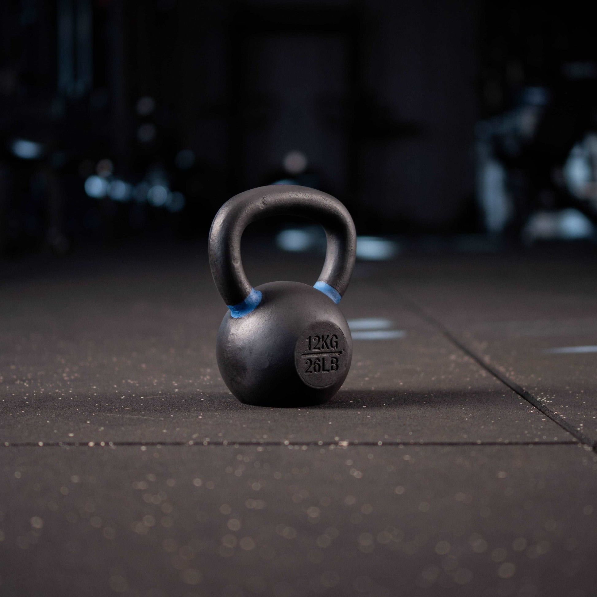 Black Kettlebell SQMIZE® BFK farbcodiert, 8 - 40 kg www.simpleproducts.at 12 kg 