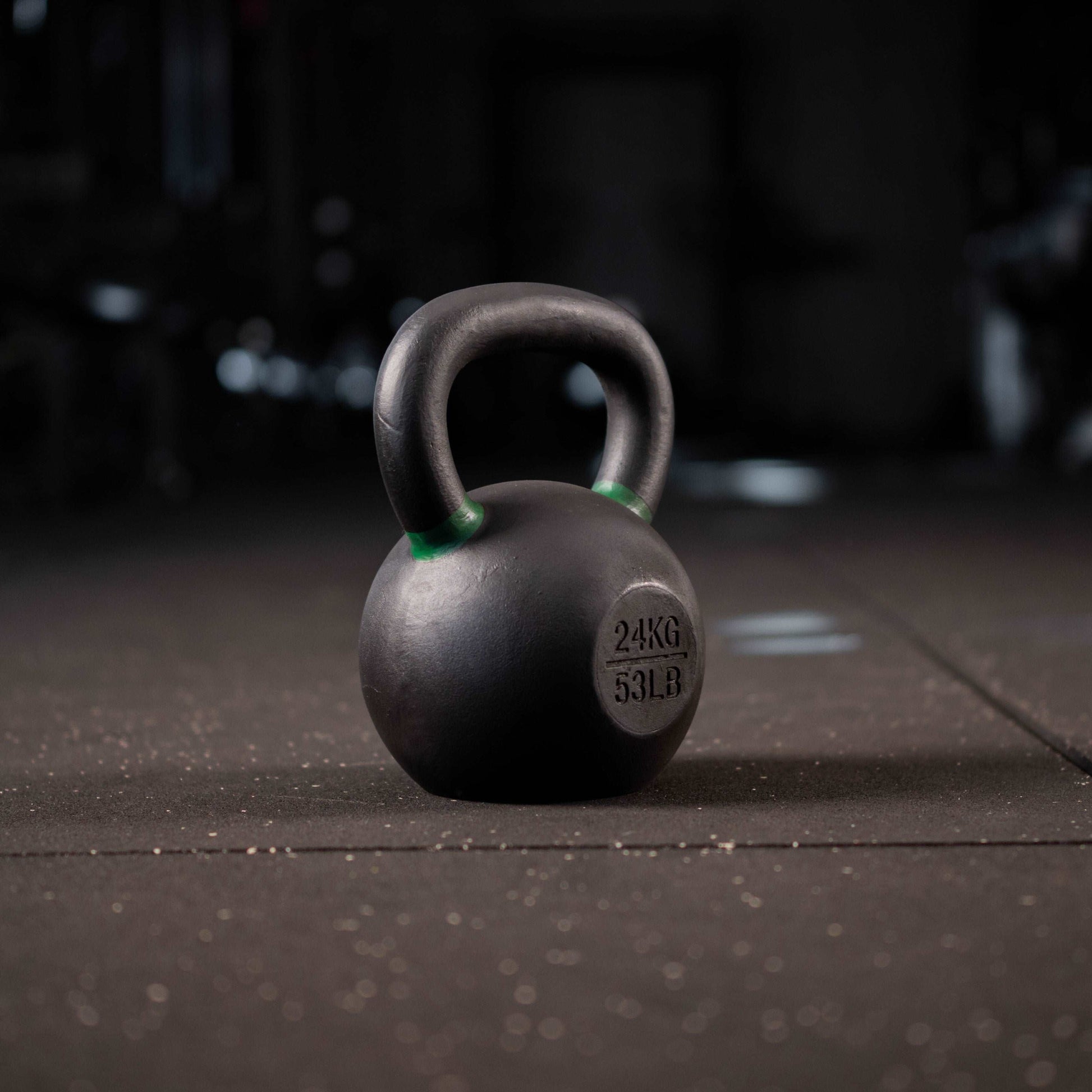 Black Kettlebell SQMIZE® BFK farbcodiert, 8 - 40 kg www.simpleproducts.at 24 kg 