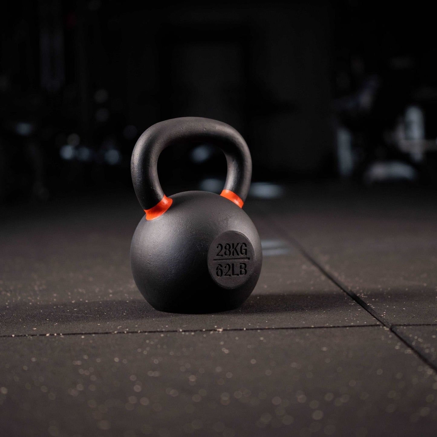 Black Kettlebell SQMIZE® BFK farbcodiert, 8 - 40 kg www.simpleproducts.at 28 kg 