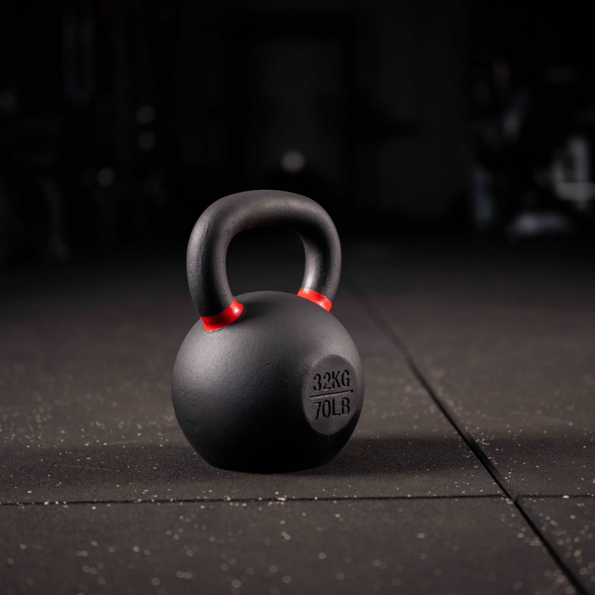 Black Kettlebell SQMIZE® BFK farbcodiert, 8 - 40 kg www.simpleproducts.at 32 kg 