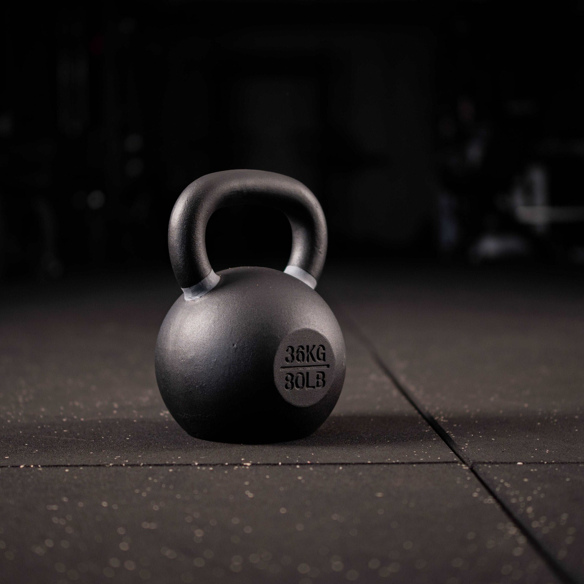 Black Kettlebell SQMIZE® BFK farbcodiert, 8 - 40 kg www.simpleproducts.at 36 kg 