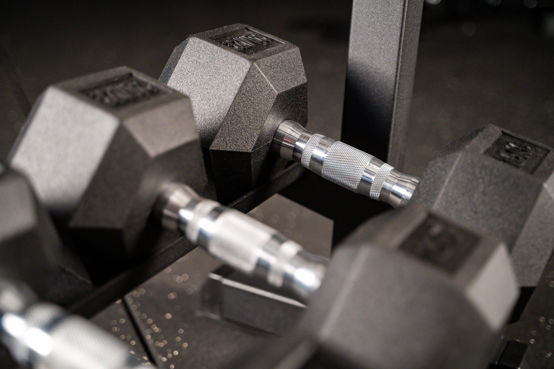 Hex Dumbbell Set - Kurzhantelset mit Rack SQMIZE® SQ-R, 75 - 315 kg www.simpleproducts.at 